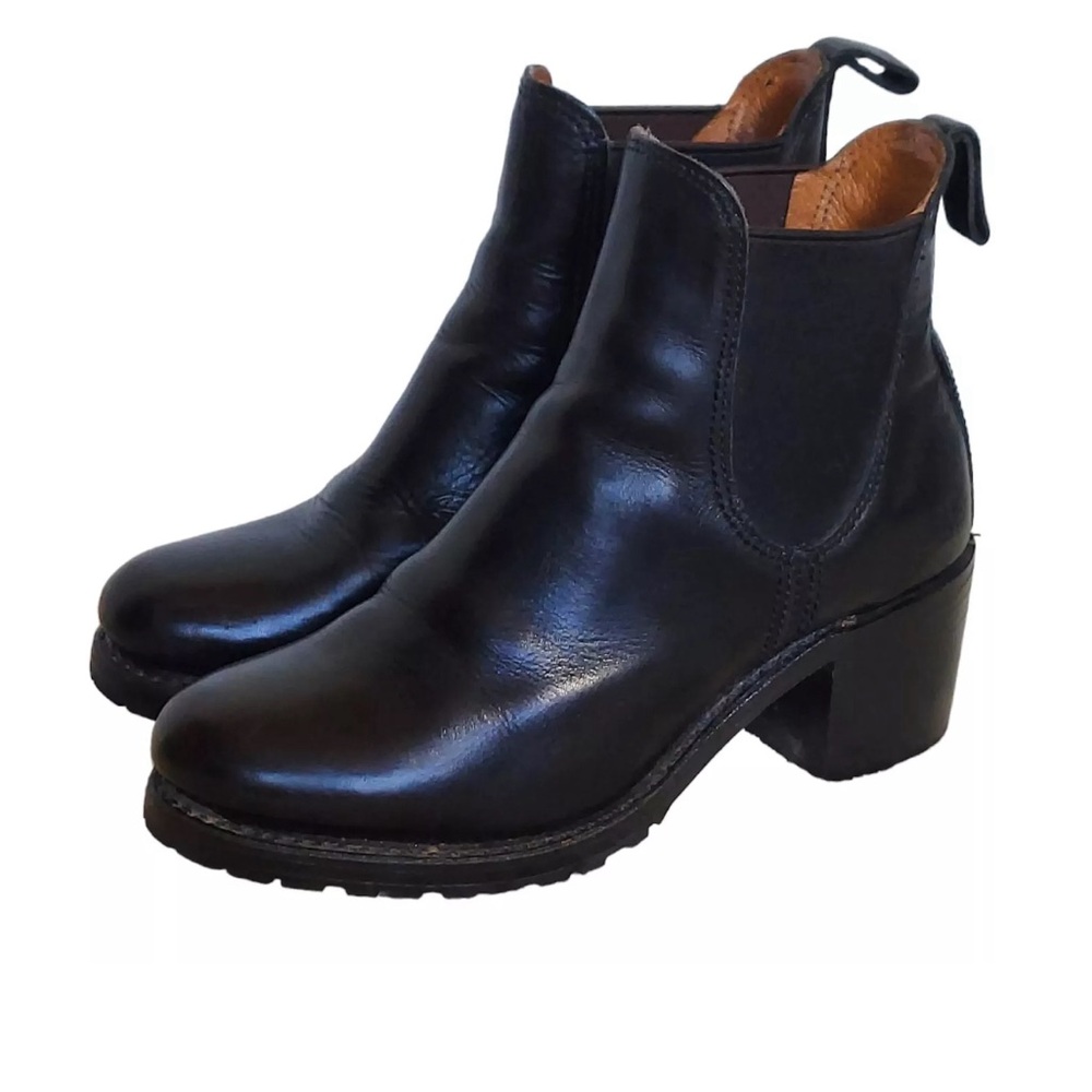 Frye Sabrina Chelsea boots, black, size 7, block heel
